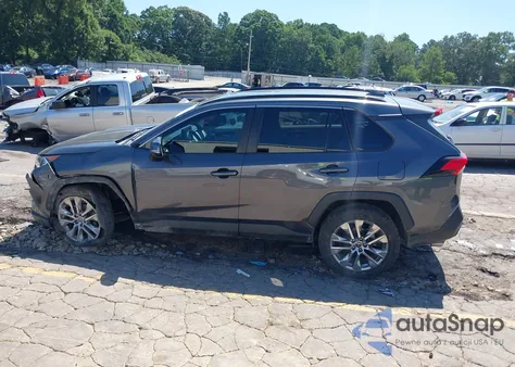 2021 Toyota Rav4 Xle Premium z USA, uszkodzony, nr VIN 2T3C1RFV4MC130366